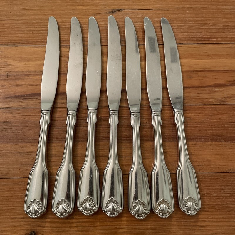 Oneida Classic Shell Stainless Flatware Dinner Knife 1 of 7 Available gallery