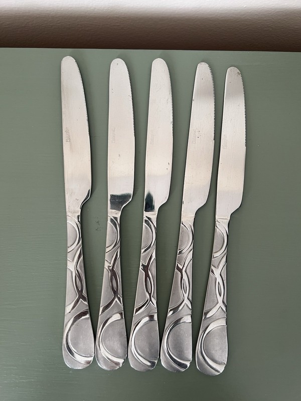 Paltzgraff Modern Swirl Pattern Dinner Knives Set of 5 Everyday Use gallery