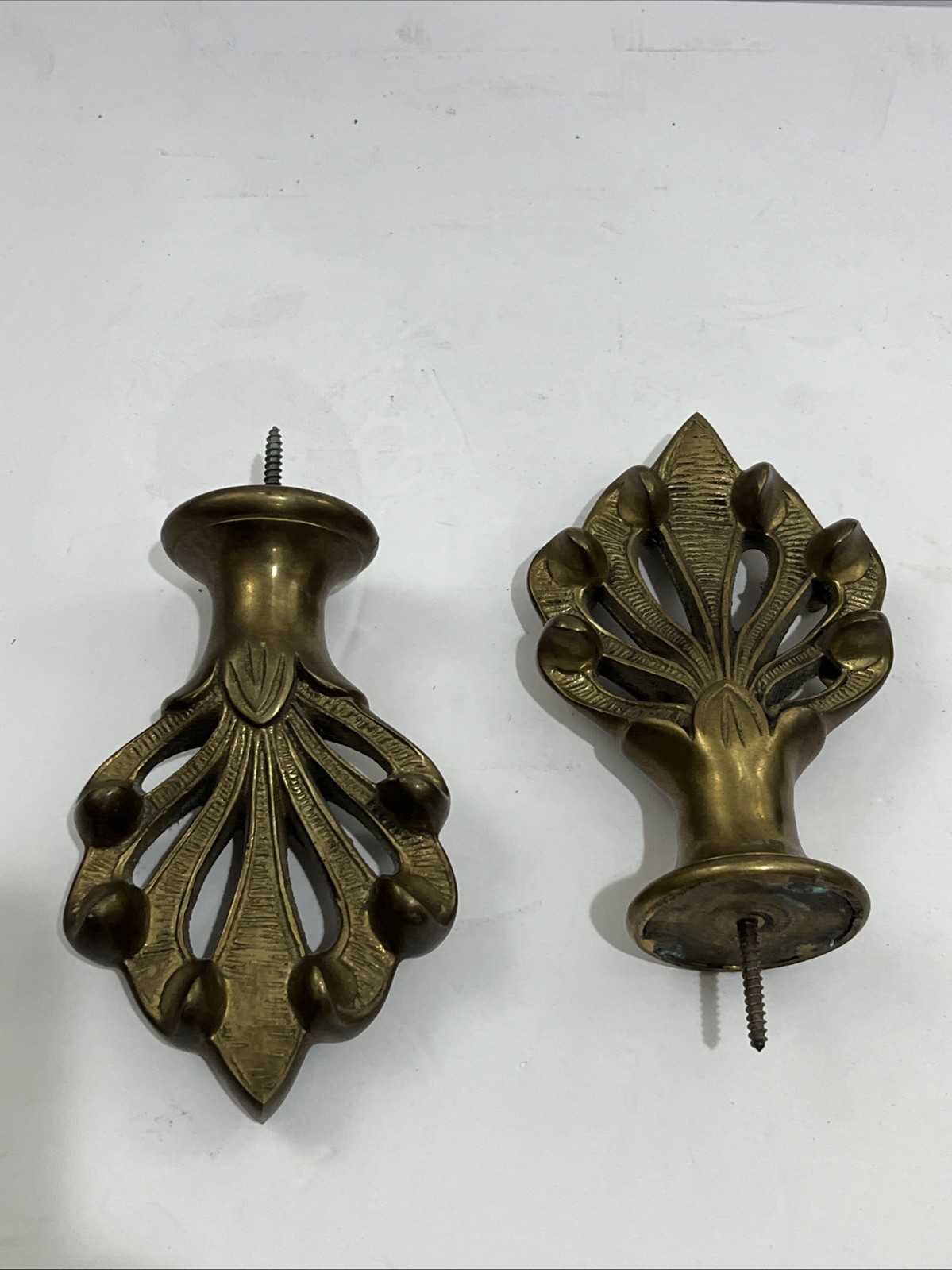 Vintage Set Of 2 Heavy Solid Brass Decorative Curtain Finials Fleur De Lis Leaf gallery