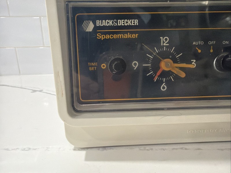 VTG Black & Decker Spacemaker Drip Coffee Maker Analog Clock Brown Beige 10 Cup gallery