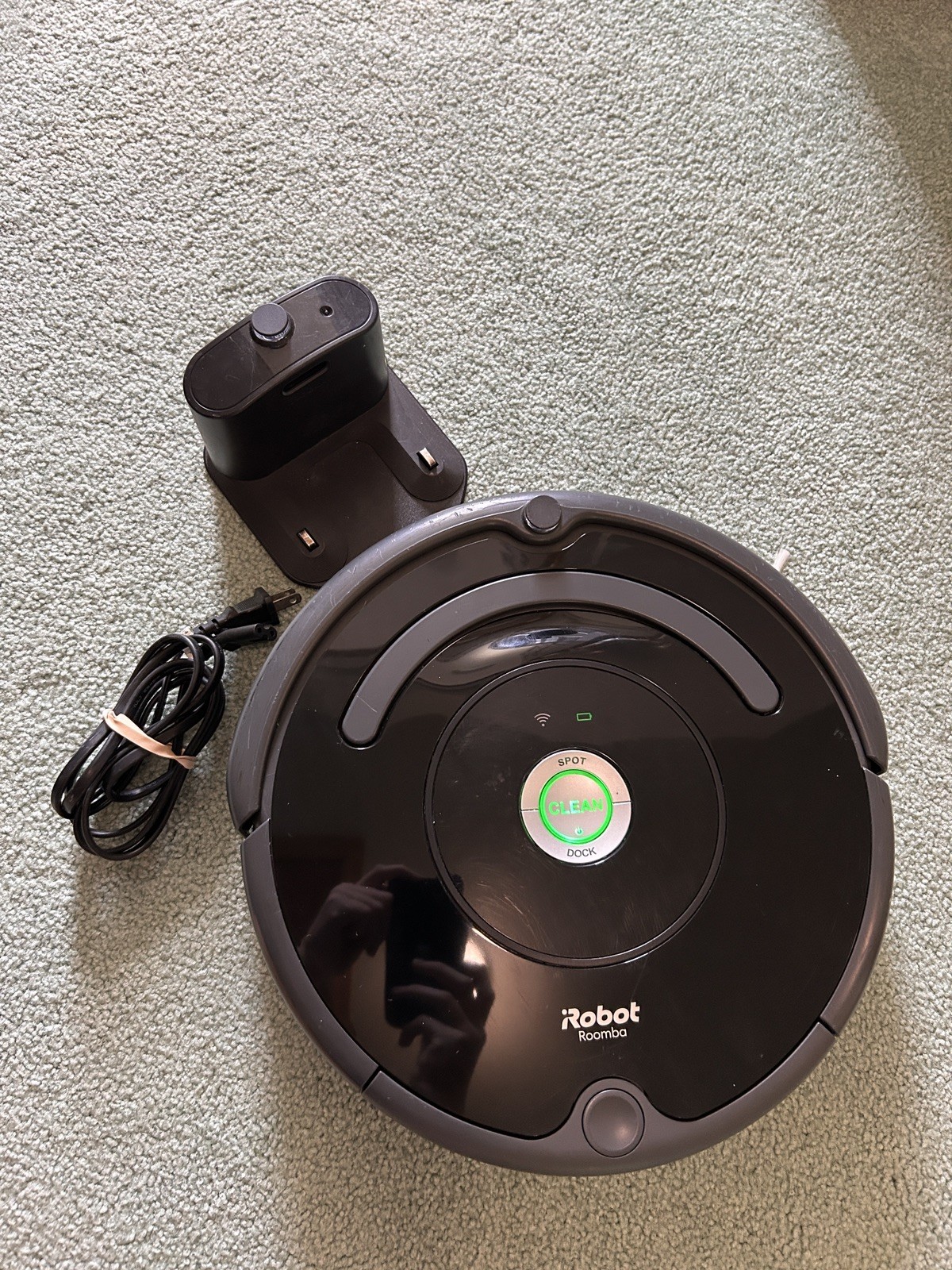 IROBOT ROOMBA ROBOT VACUUM MODEL 675 WITH CHARGER gallery