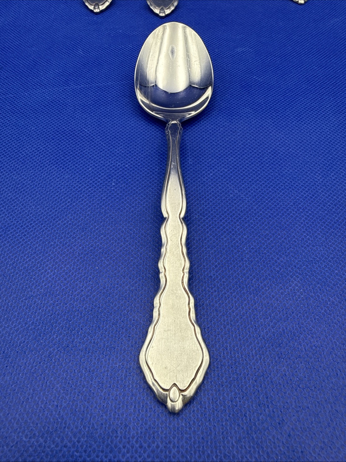 Oneida Community SATINIQUE Stainless Soup Spoon Satin Silverware Flatware Set 3 gallery