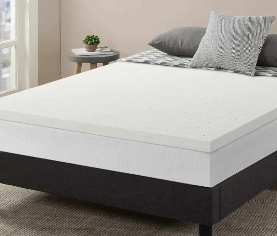 Mellow Memory Foam Mattress Topper – White – Queen Size – 8.6 lbs – New gallery
