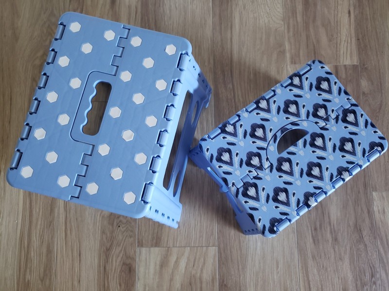 StoreSmith 9" & 13" Tall Plastic Folding Foldable Step Stools Blue 2 Piece Set gallery