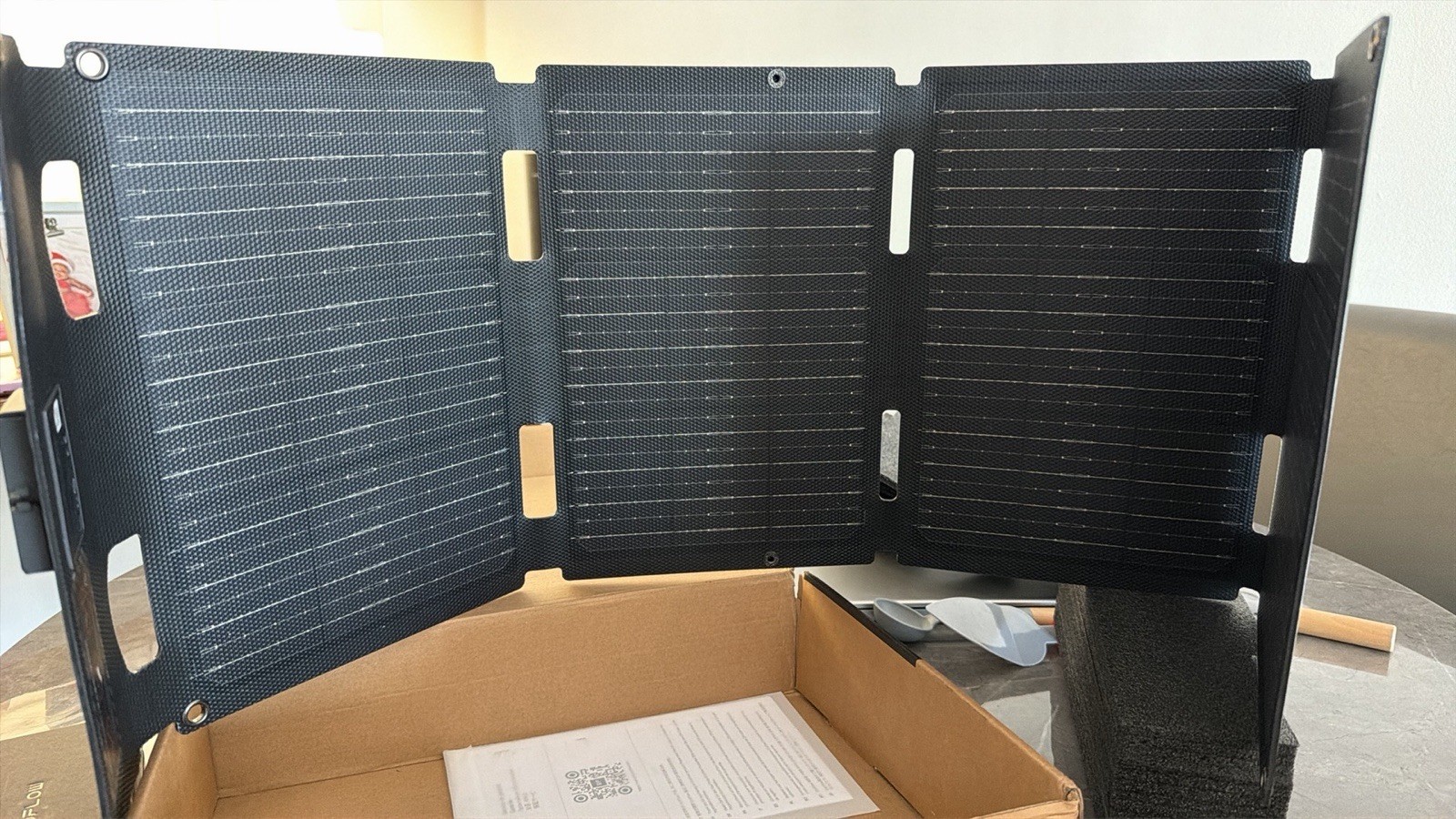 Compact and lightweight EcoFlow 45W solar panel gallery