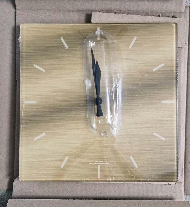Modern Square Analog Wall Clock Quartz Non-Numeric Marks Beige White Black gallery
