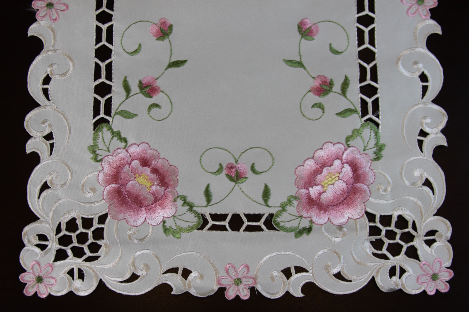 Cutwork Embroidered Lace Rose Placemat Table Runner Scarf Wedding Party Dining gallery