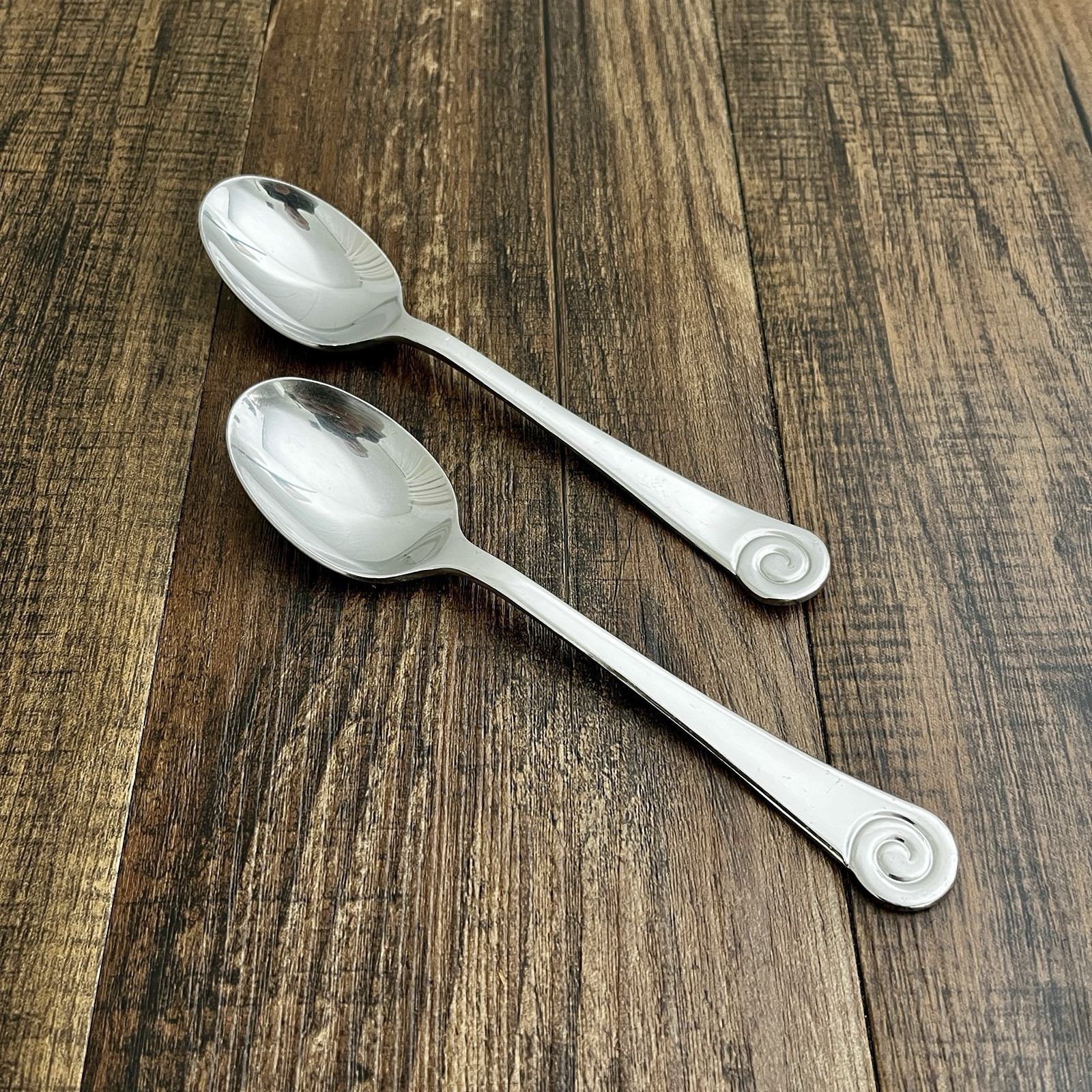 Robert Welch Ammonite Bright (2) Oval Soup Spoon Stainless 7 5/8in Glossy Swirl gallery