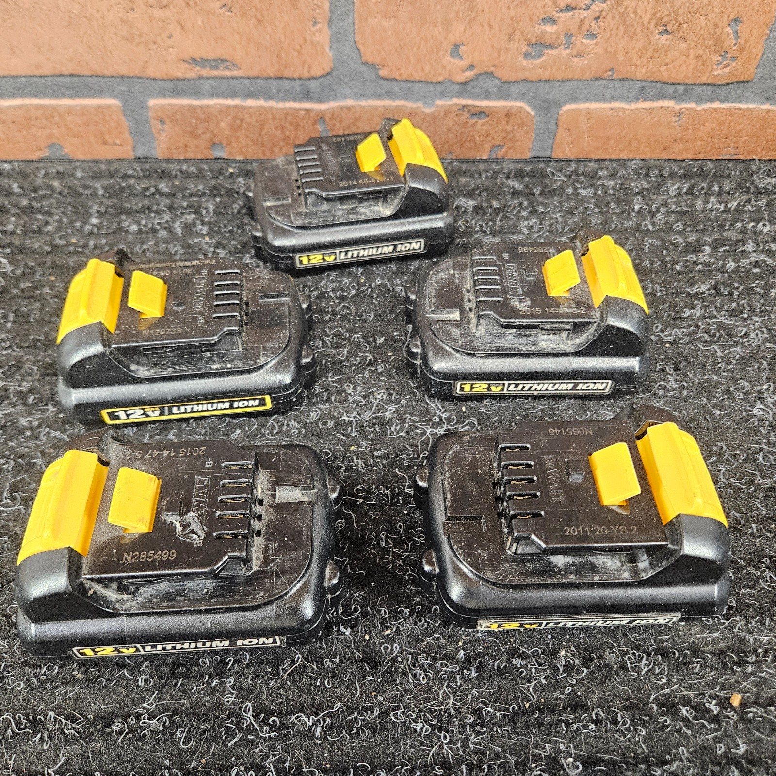 Dewalt DCB120 12V MAX Li-Ion Battery Pack-***PREOWNED*** gallery