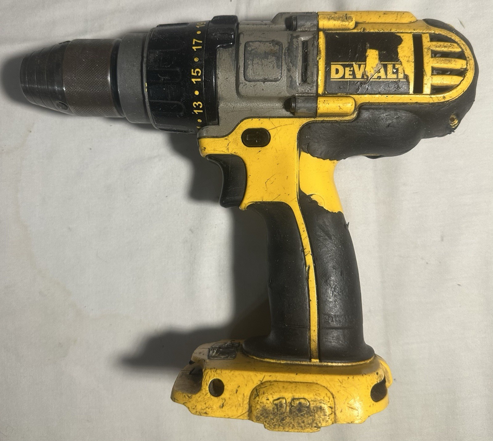 Dewalt 18 Volt 1/2 In. Hammer Drill 9CD950 With Bag gallery