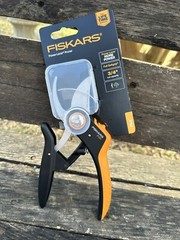 Fiskars Plus Power-Lever Pruner, 1 Piece, Orange and Black P721