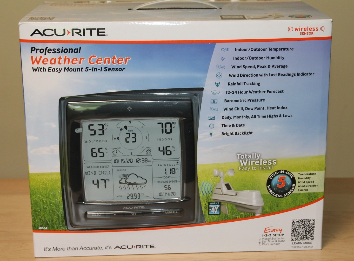 AcuRite Professional Weather Station With 5-In-1 Sensor Wireless Indoor/Outdoor gallery