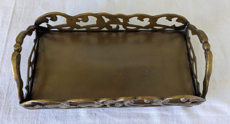 WINDSOR CASTLE ANTIQUE BRASS SCROLL PAPER GUEST TOWEL HOLDER gallery