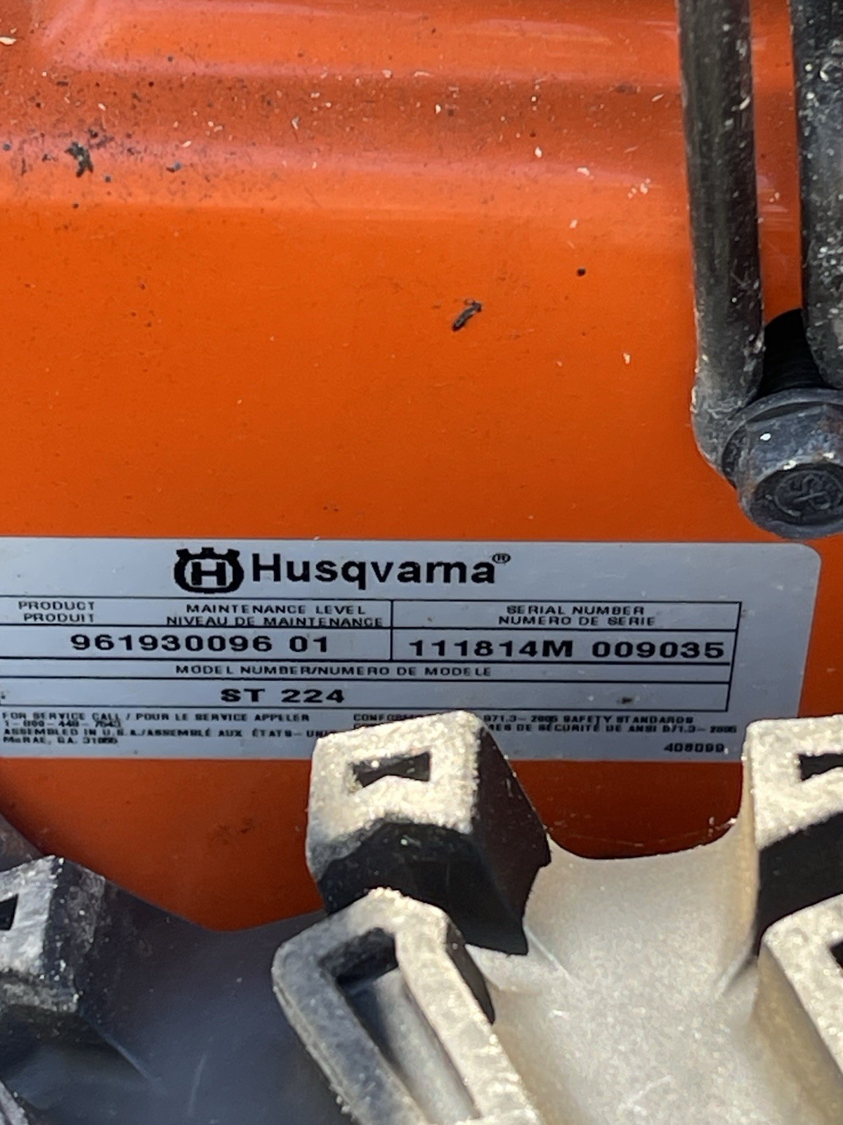 Husqvarna ST224 Two Stage 24-Inch Snow Blower Electric Start LED 208cc Steel gallery