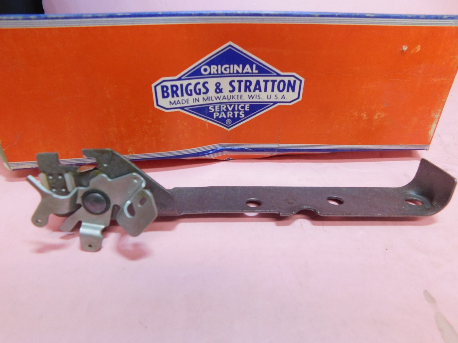 GENUINE BRIGGS AND STRATTON CONTROL PLATE # 298823 --- BOX 1498 F gallery