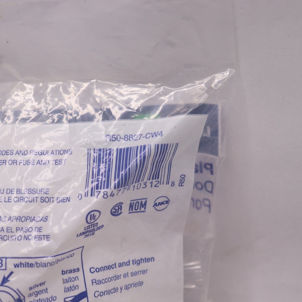 Leviton Plastic Pull-Chain Lampholder