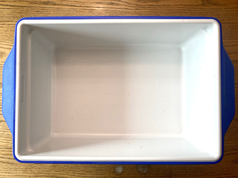 Coleman Party Stacker Model 6225 Cooler Fits 24 Cans Blue & White Made In USA gallery