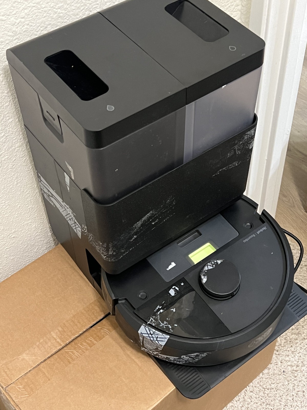 iRobot Roomba Plus 405 Combo robot + AutoWash dock gallery