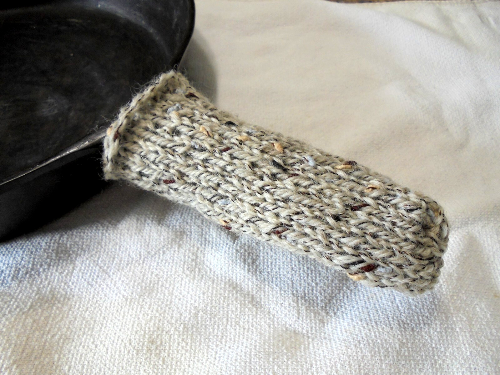 Handmade Knit Cast Iron Skillet Handle Cover Light Tan Brown Speckled gallery