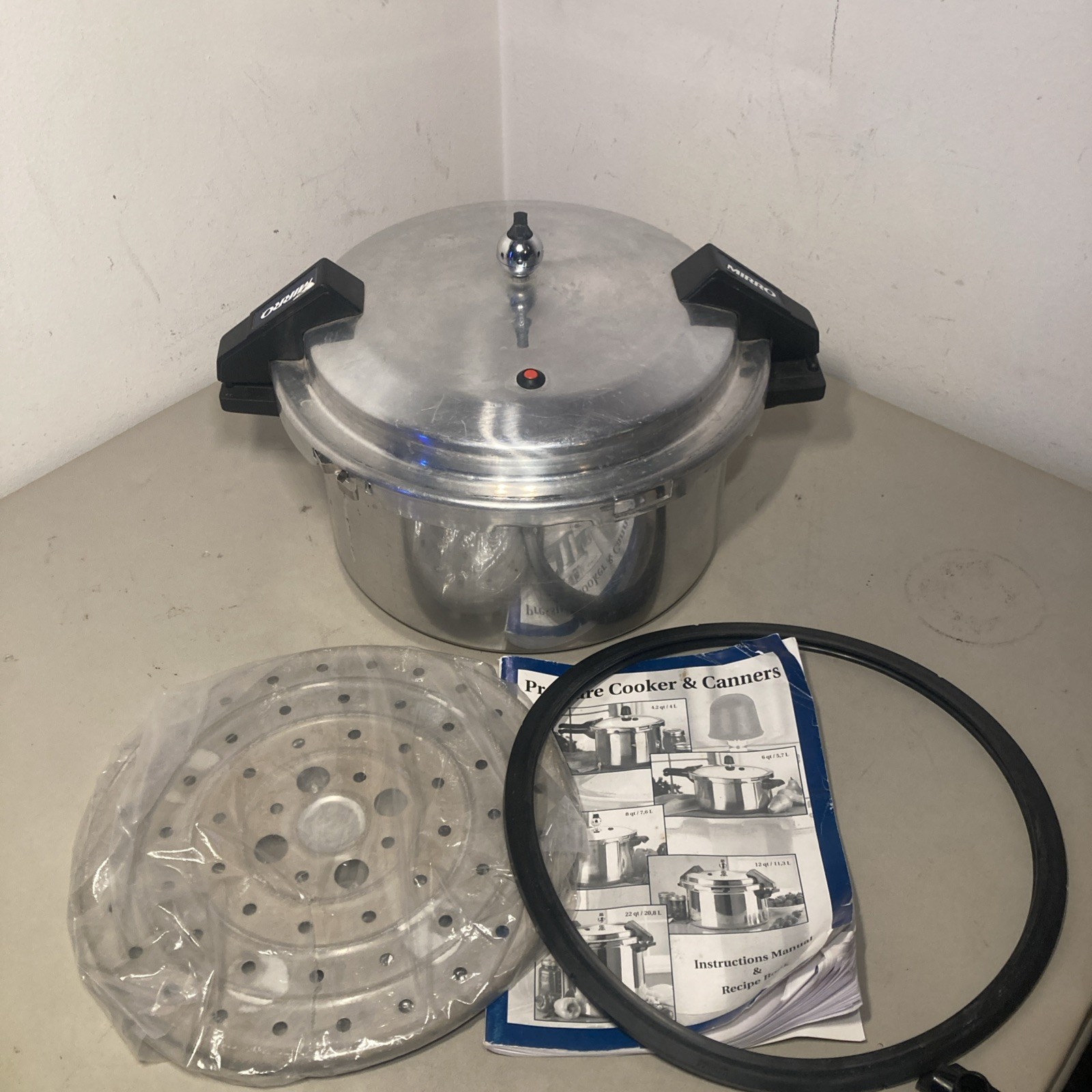Mirro 12 Quart Pressure Cooker And Canner 11.4 Liters 92012 57G4 gallery