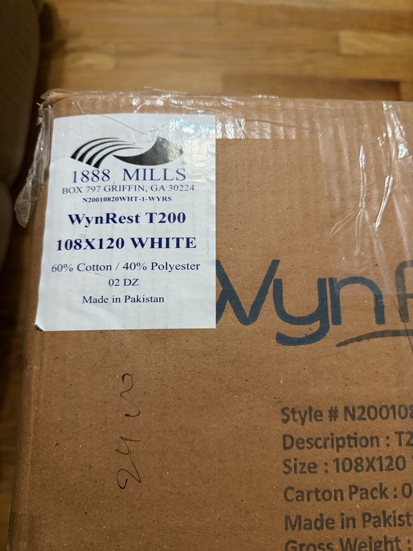 Wynrest ® T200 Blend Plain Weave Flat Sheets 108x120 White (Case of 24) gallery
