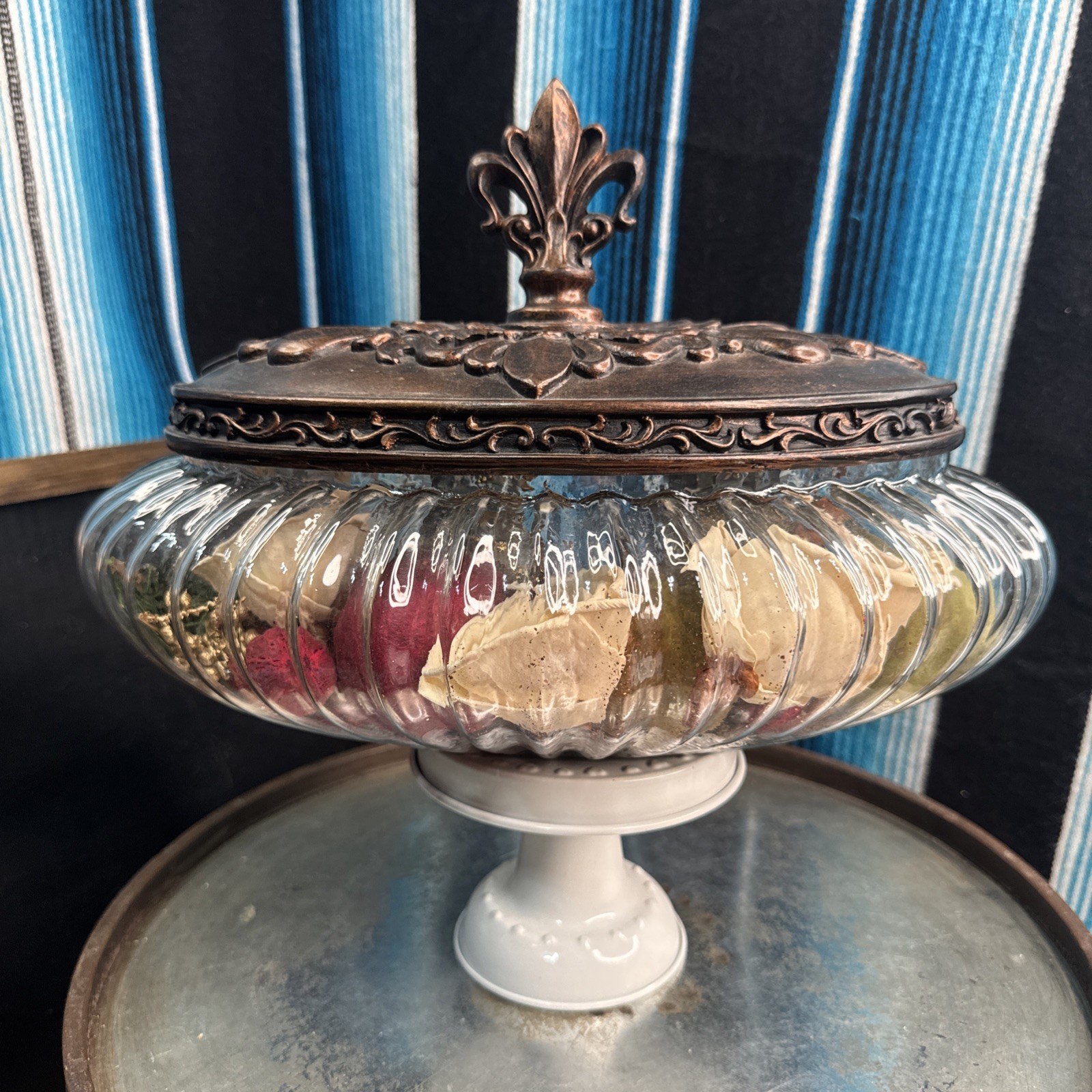Ribbed Clear Glass Apothecary Containers With Decorative Resin Lid For Potpourri gallery