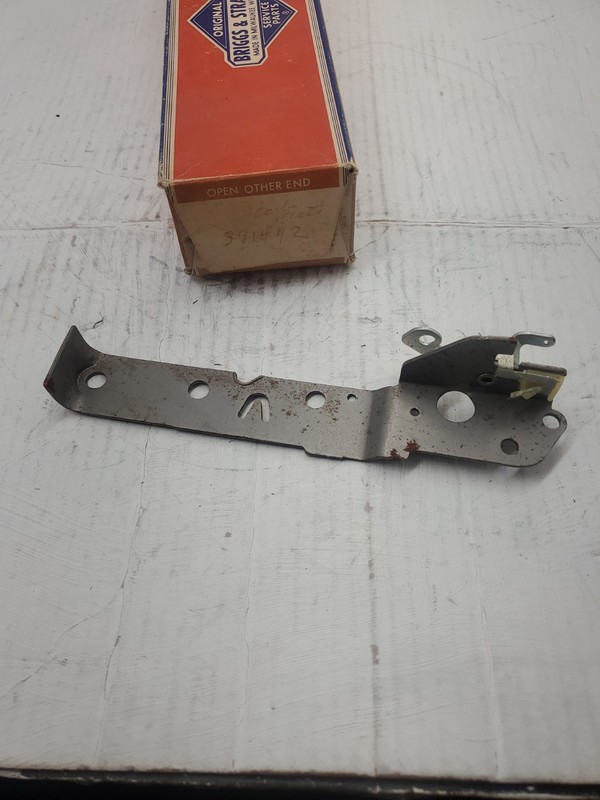 BRIGGS & SRATTON CONTROL BRACKET 391442 OEM NOS gallery