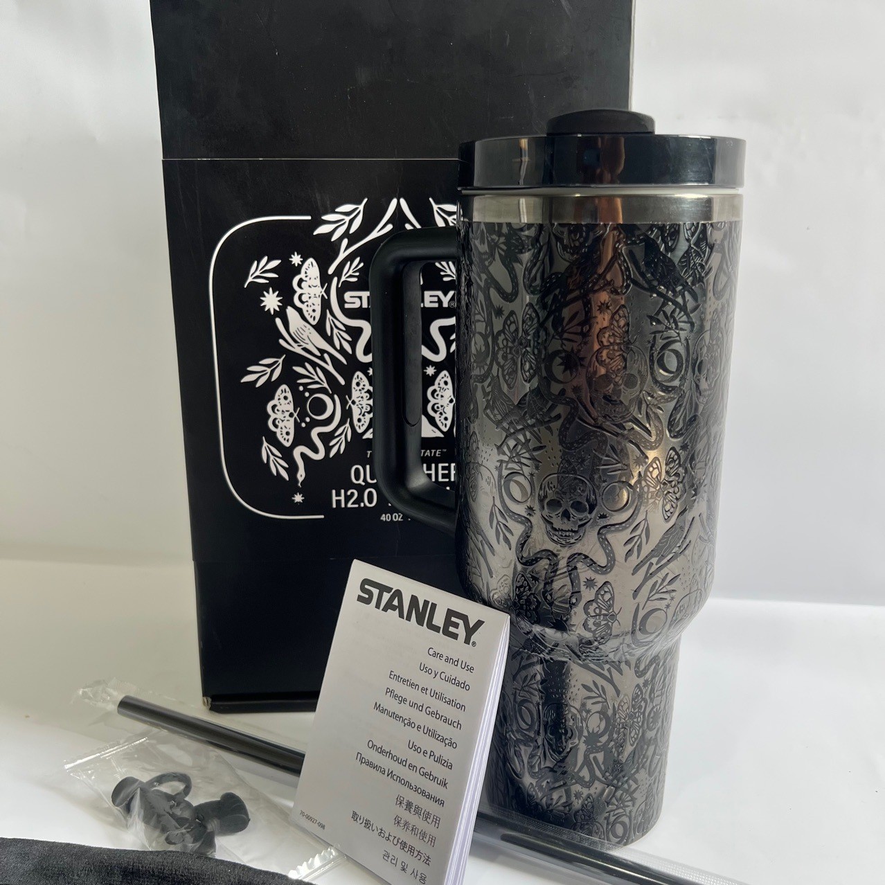 Stanley Halloween Quencher H2.0 FlowState Tumbler | 40oz – Deadly Damask gallery