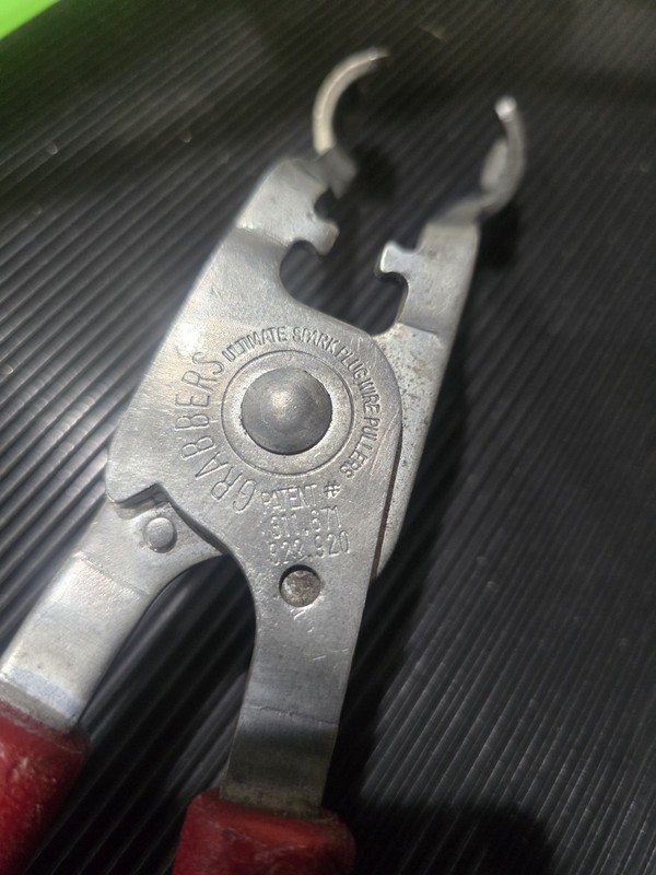 MAC TOOLS SP700 Grabber Spark Plug Pliers 11 in Insulated Handle. gallery