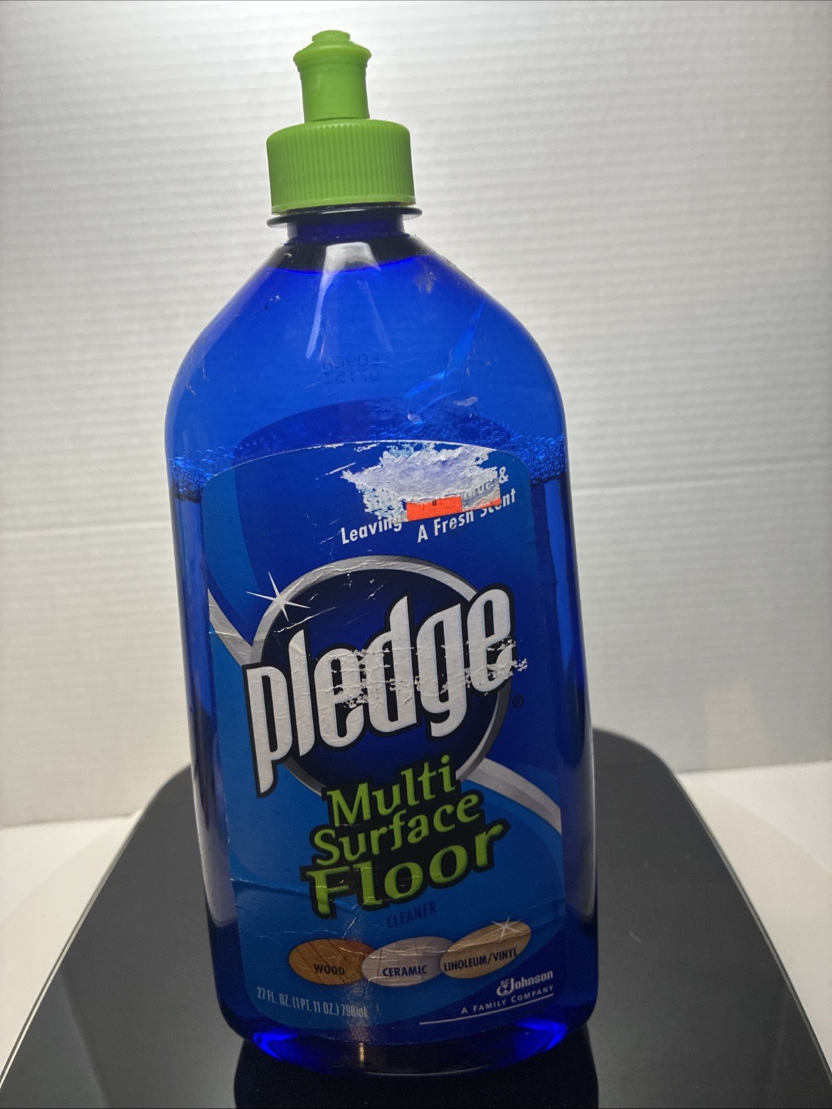 USED Pledge Multi Surface Floor Cleaner 27oz gallery