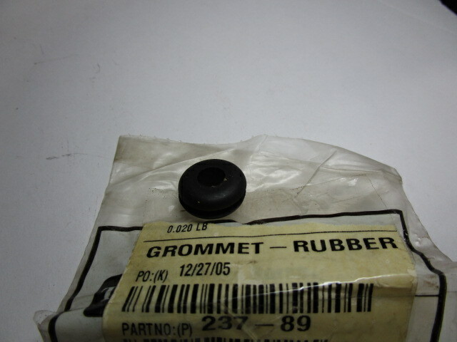 Toro 237-89 Snowblower Fuel Tank Grommet for 38040, 38045, 38050, 38180, 38181 gallery