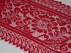 Lace Table Runner with 2 Tassels ~ Red Christmas or Valentines 13″ x 48″ **NEW**