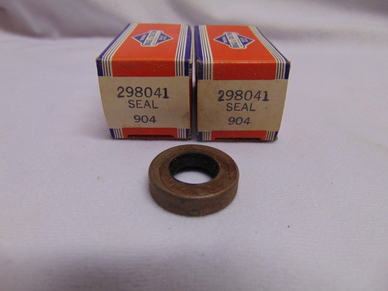 (2) unused NIB Briggs & Stratton seals #298041 904 USA gallery