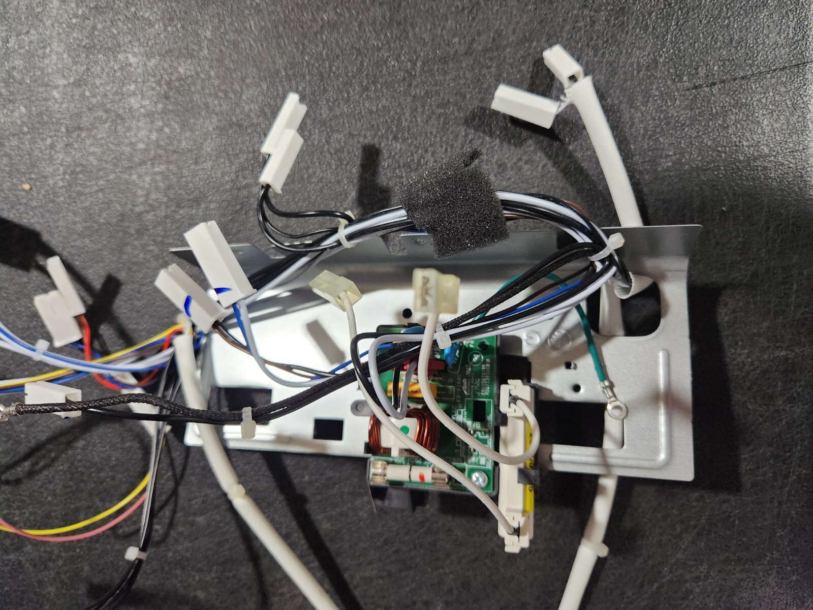 GE Microwave Over the Range OTR Model JVM3160RF9SS Wiring Harness gallery