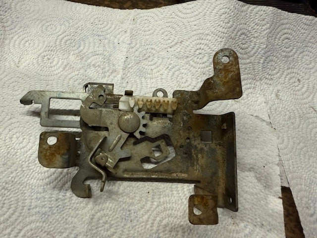 BRIGGS & STRATTON CONTROL BRACKET 694042, 597209 OEM #3 gallery