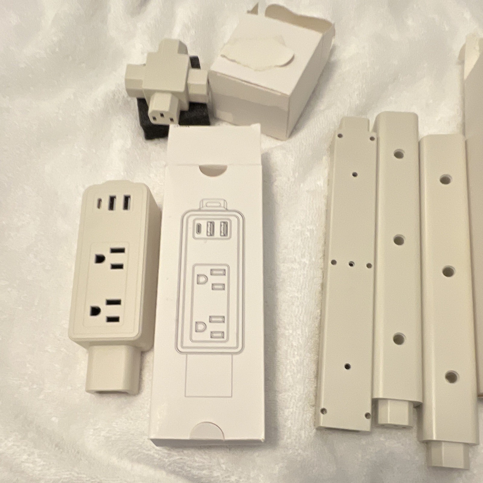 Socket 2-Outlet Plug-In Power Strip Adapter w/ USB Port, White Type B gallery