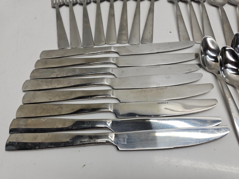 Oneida Flight Flatware Mixed Lot 34 Piece Stainless Steel Silver Tone gallery