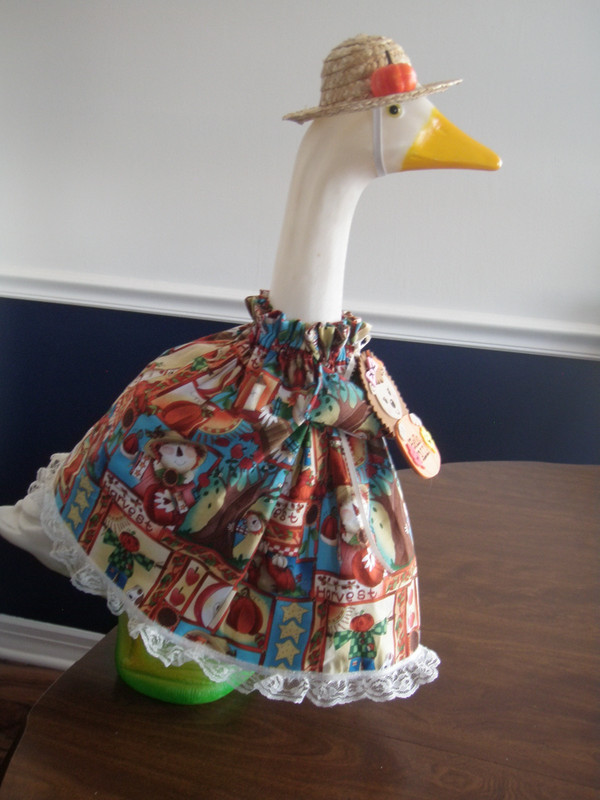 Goose porch outfit - Fall assorted items in square w/hat for lg 23-28" goose gallery