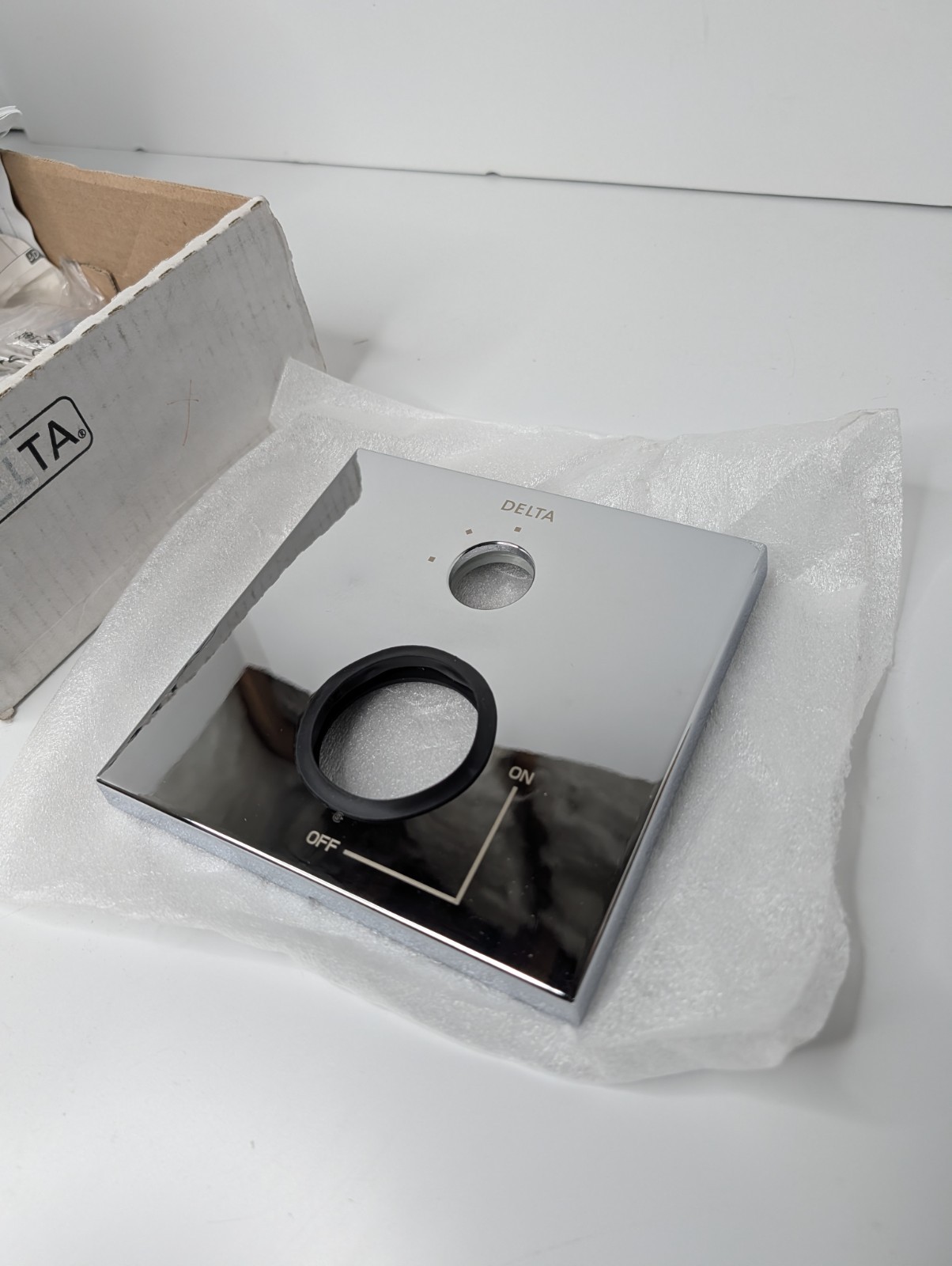 Delta Faucet Ara Angular TempAssure T27T867 Trim 3-Setting diverter chrome. READ gallery