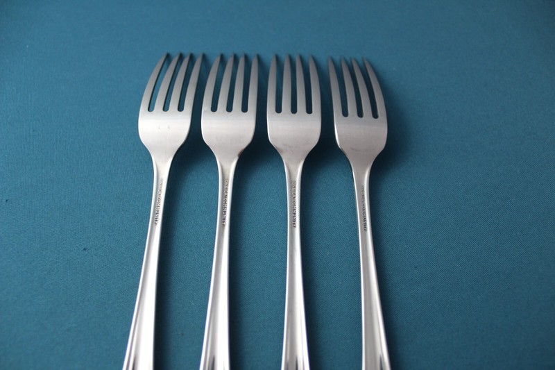 Oneida Community CLARETTE Dinner Forks (Set of 4) Stainless 7 3/4" gallery