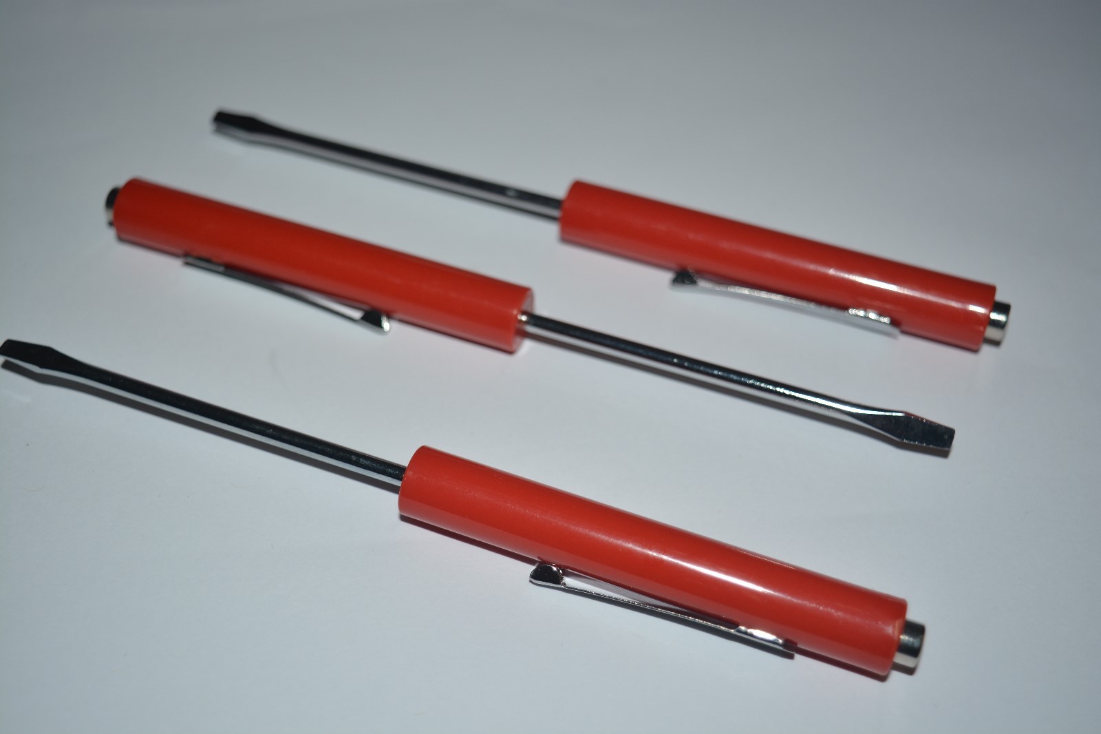 MINI FLAT SCREWDRIVER WITH MAGNET TOP POCKET CLIP FOR PROFESSIONAL TECHS 3 PCS gallery
