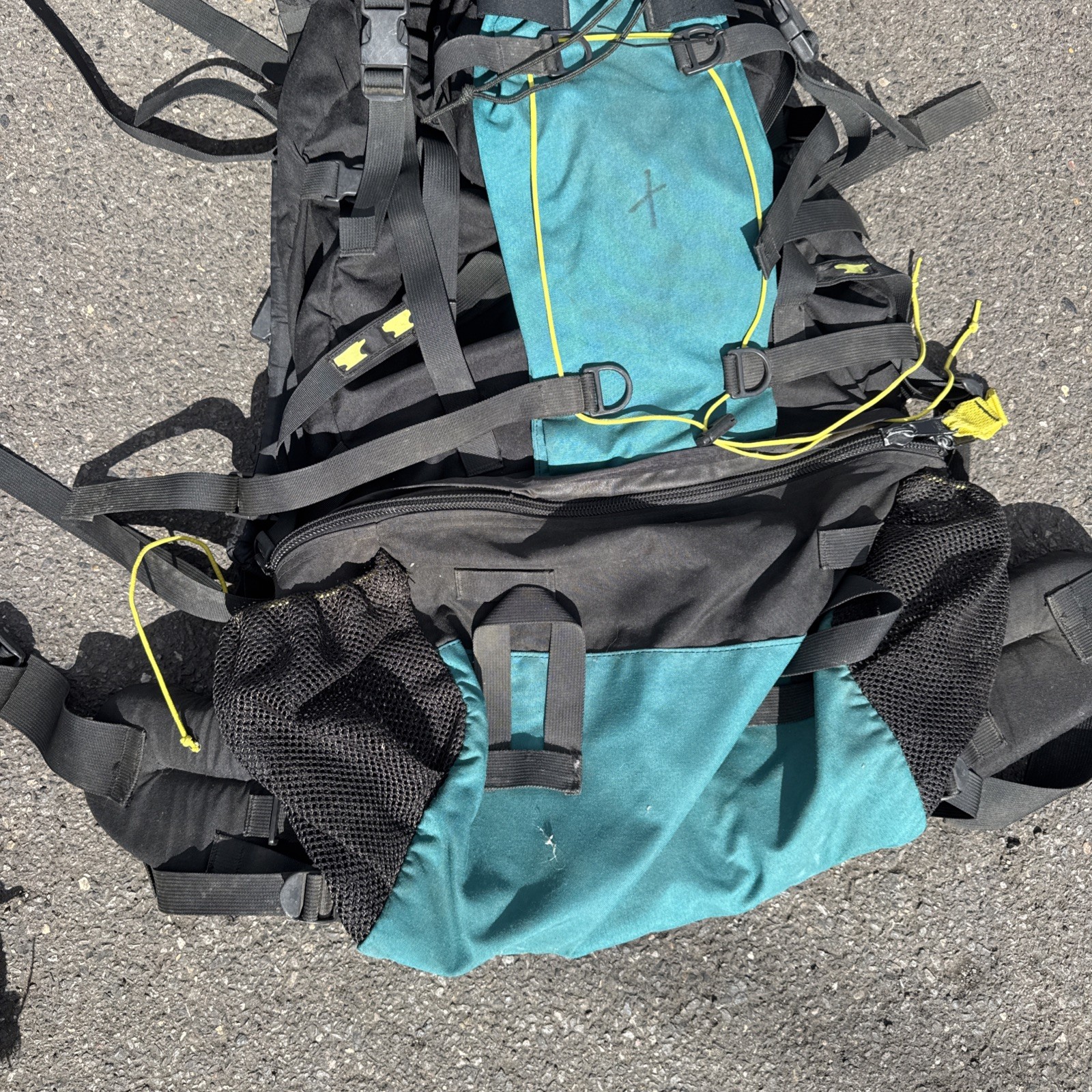 Mountainsmith Frostfire II Backpack Internal Frame Hiking Backpacking Camping 4