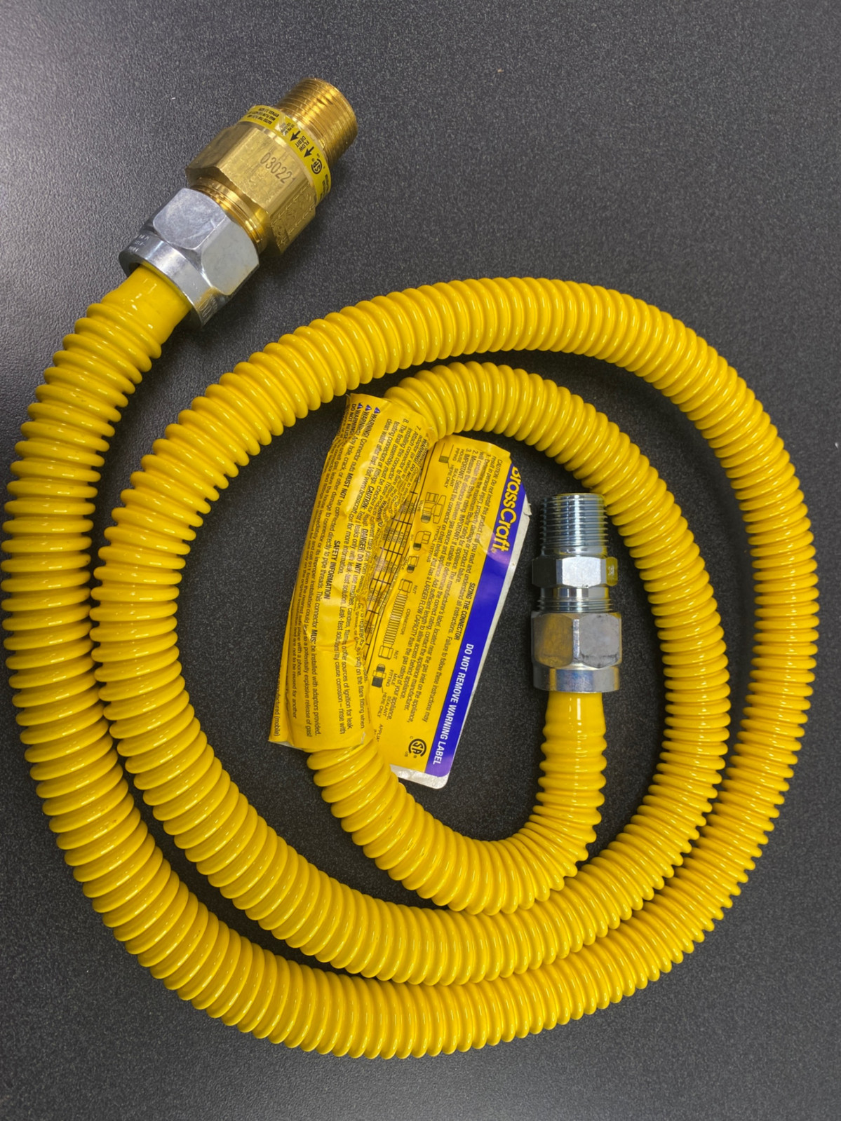 Brasscraft CSSC64TE-60 Gas Connector w/Safety+Plus2 Valve, 60in, 107,000 BTU gallery