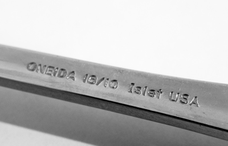 Two ONEIDA ISLET Glossy 18/10 Stainless 8-1/4" DINNER FORKS Made in USA gallery