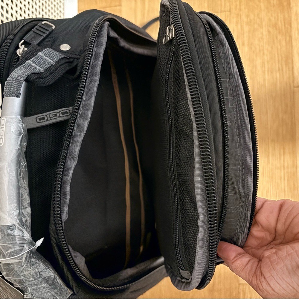 Dell Black and Gray Men's Backpack 2