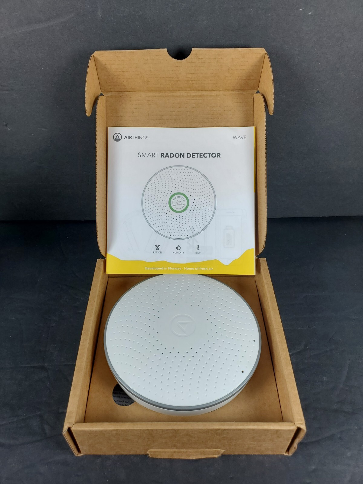 Airthings 2950 Wave Radon Smart Radon Detector w/ Humidity & Temperature Sensor gallery