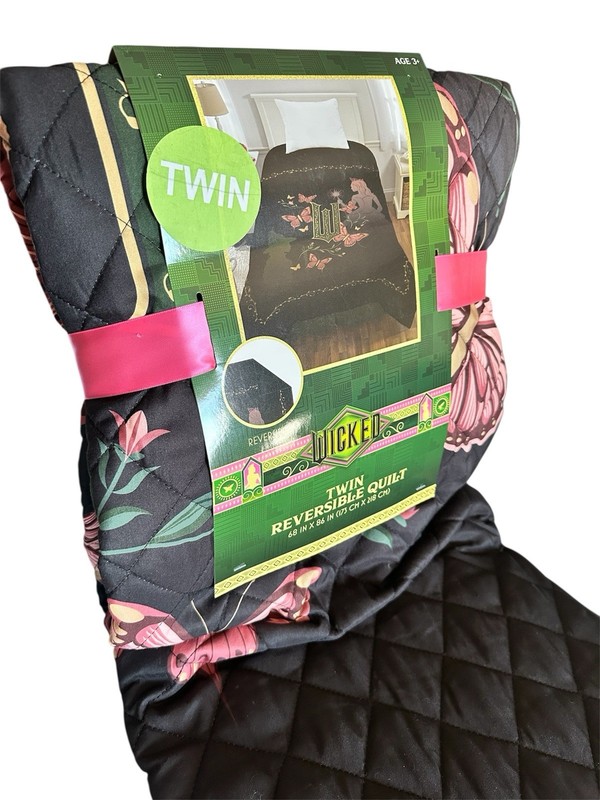 Universal Studios Wicked Reversible Quilt Twin Emerald City Glinda Elphaba gallery