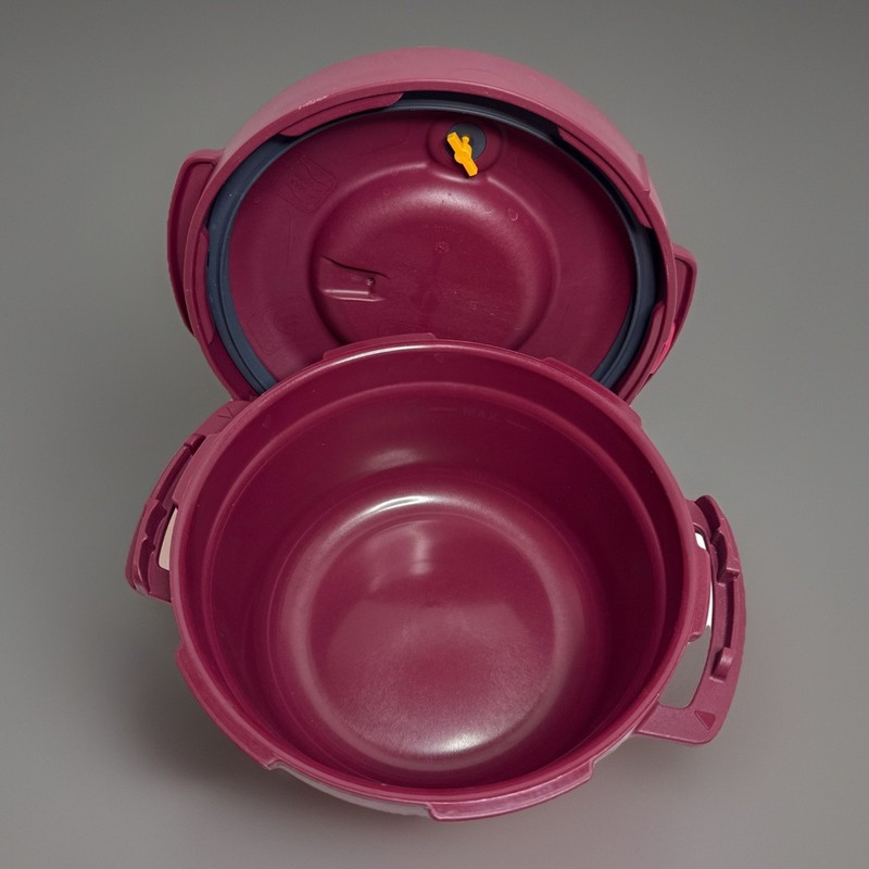 Tupperware Microwave Pressure Cooker 3L / 3QT Cranberry Red 7643A-1 Open Box gallery