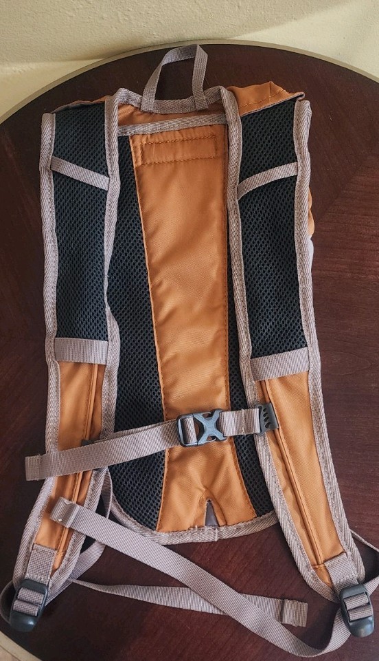 Ozark Trail Lightweight Hiking Hydration Backpack Tan & Gray Compact Daypack 2