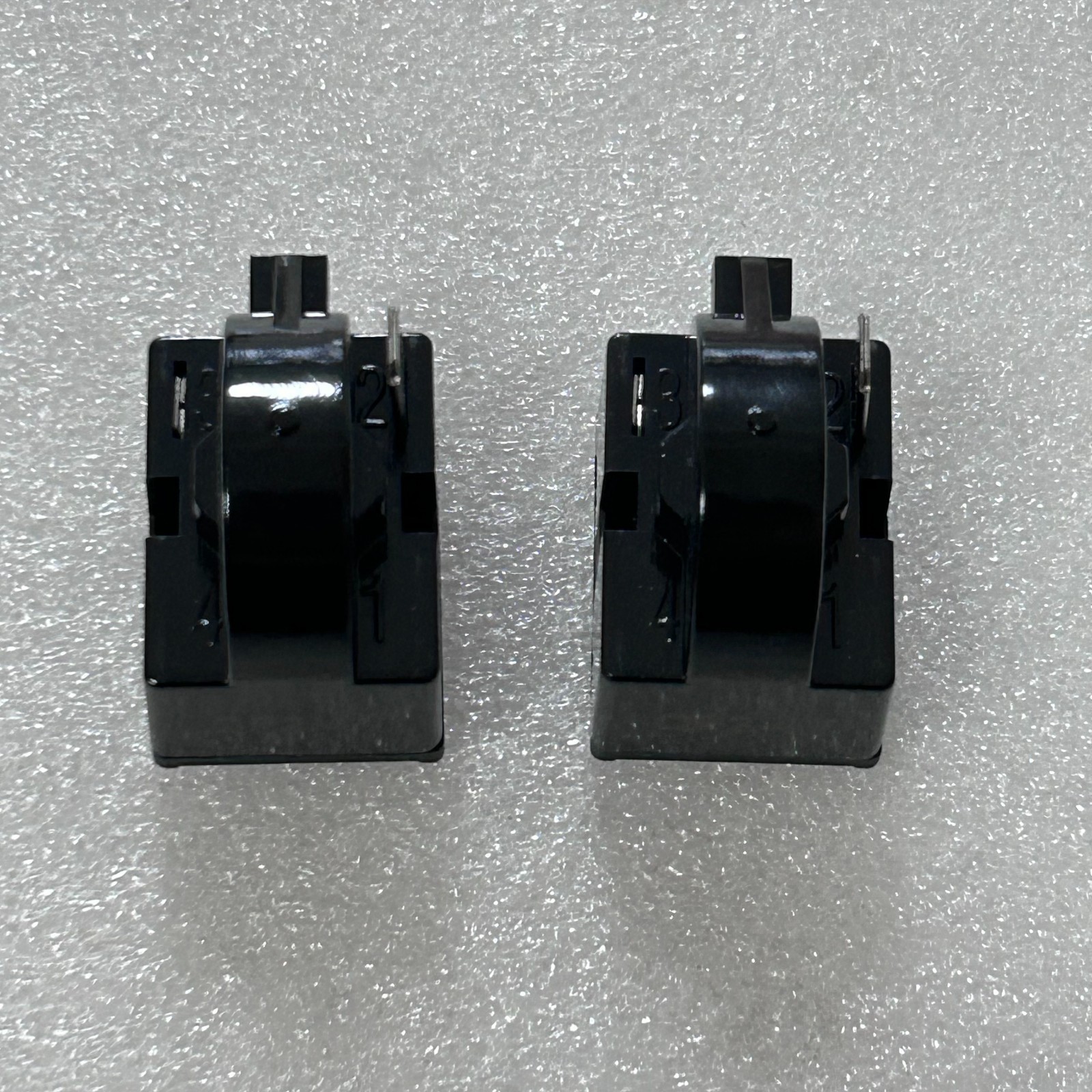 2x QP2-4R7 Start Relay 4.7Ohm 1Pin For QP2-4.7 QP2-4.7G Refrigerator PTC Starter gallery